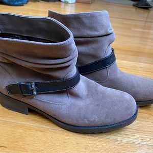 White Mountain booties size 10